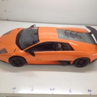 Xe Lamboghini điều khiển